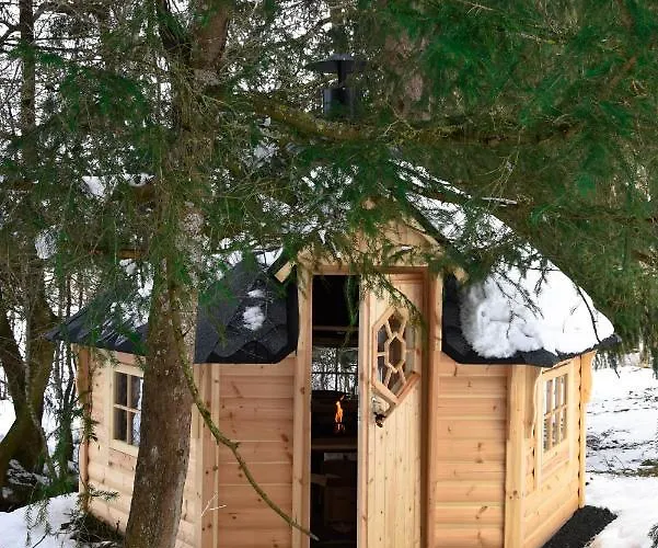 Und Baumhaushotel 4*