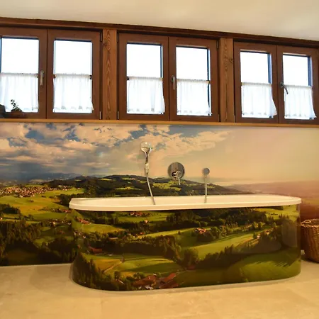 Appartement Und Baumhaushotel Betzigau