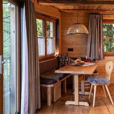 Und Baumhaushotel 4*